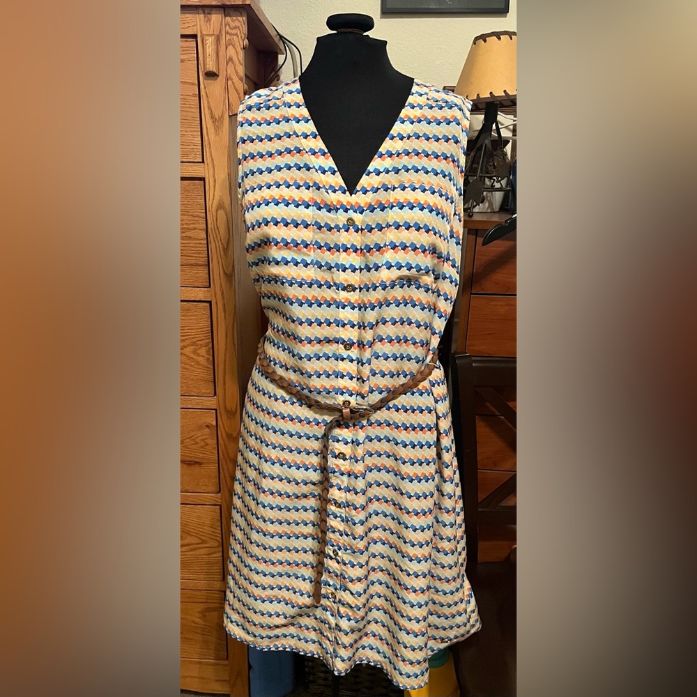 Tommy Hilfiger Chic Blue and White Patterned Dress with Brown Belt